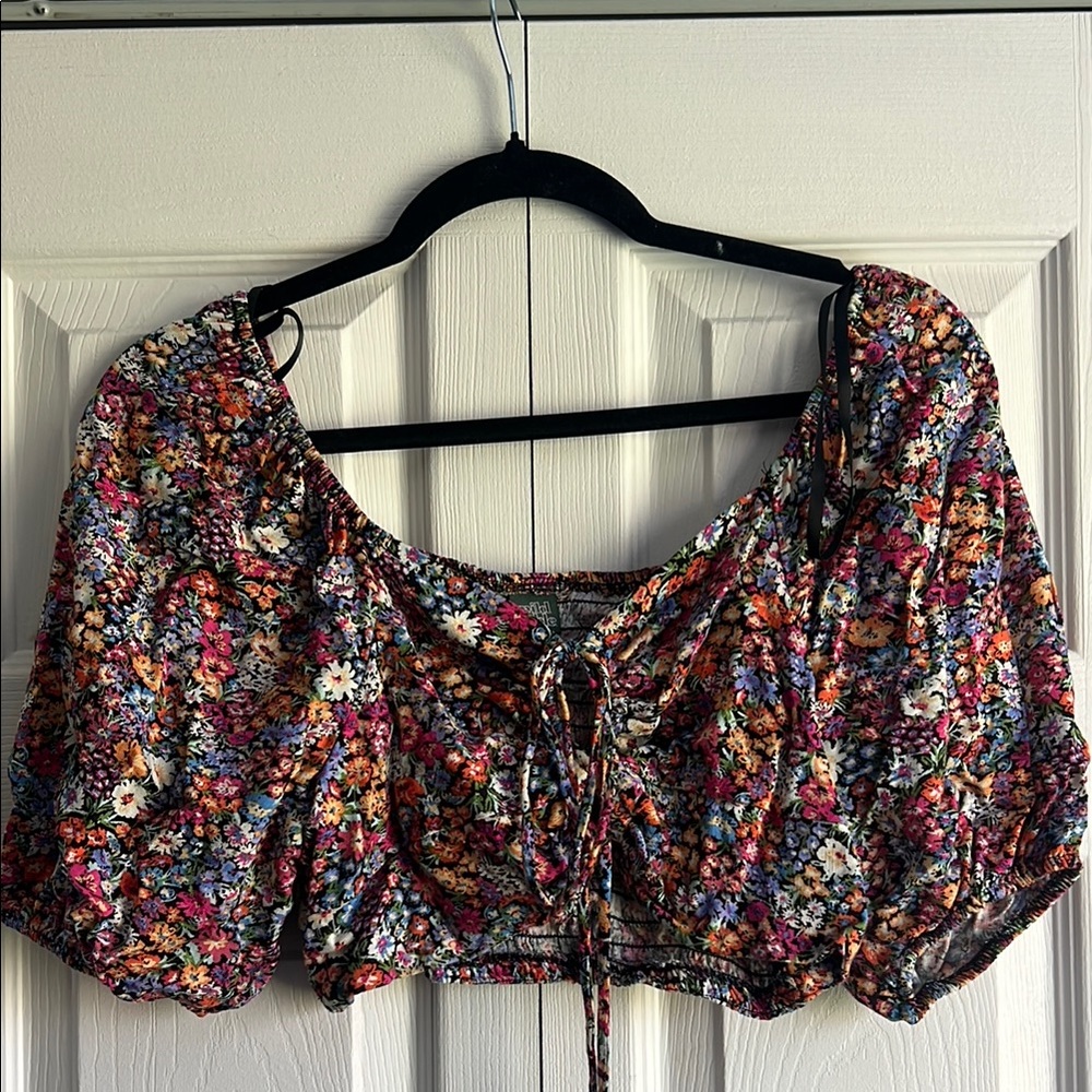 Floral Puff Sleeve Crop Top